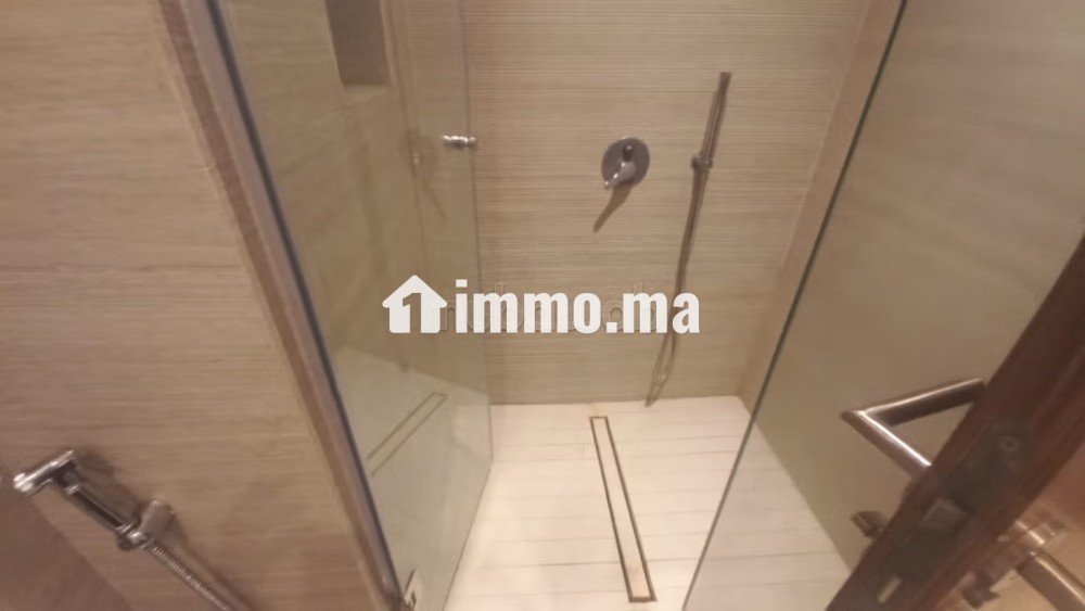 Grand studio neuf à louer - Location Immobilier - Casablanca - photo 4