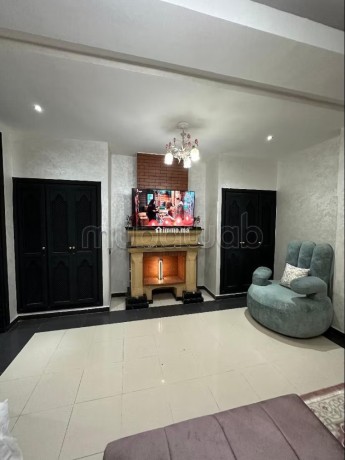 chambre-salon-a-cote-la-gare-du-train-centre-de-gu-big-10