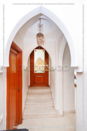appartement-vide-a-louer-piscine-collective-hivernage-big-1