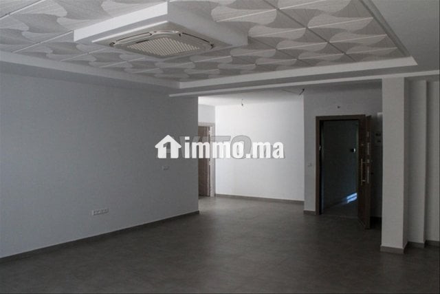 Bureau 69m2 avec cour 1er étage plein centre ville - Location Immobilier - Tanger - photo 5