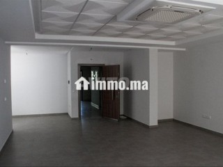 Bureau 69m2 avec cour 1er étage plein centre ville - Bureau à louer - Tanger