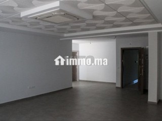 Bureau 69m2 avec cour 1er étage plein centre ville - Bureau à louer - Tanger