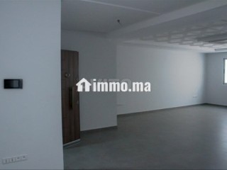 Bureau 69m2 avec cour 1er étage plein centre ville - Bureau à louer - Tanger