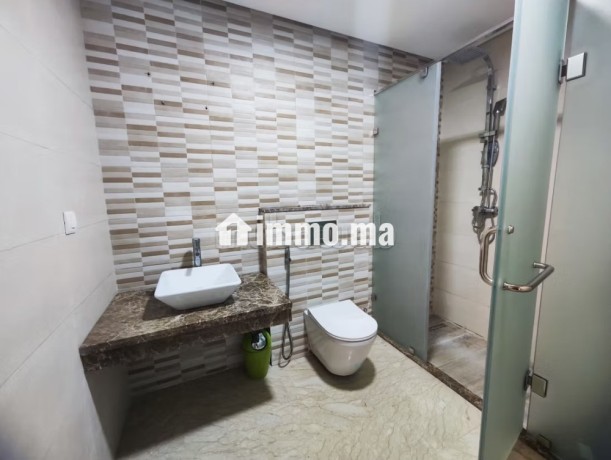 bureau-100m2-a-louer-vide-riviera-big-4