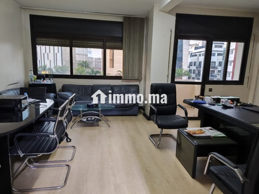 Bureau 87m2 à louer équipé Maarif face zara - Location Immobilier - Casablanca - photo 1
