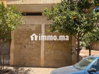 Local commercial 2 faces en location à Ouislane.
Surface totale 77 m² - Villa à louer