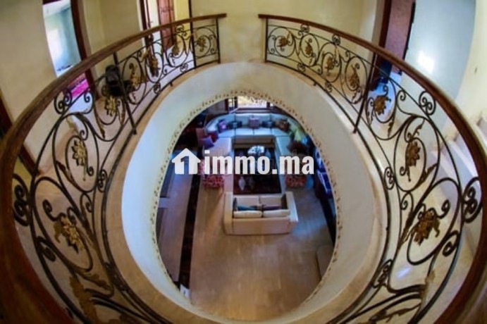 villa-isolee-dexception-a-targa-confort-securite-et-elegance-big-8