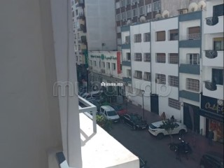 A vendre un joli appartement de 4 chambres et 2 places au garage - Appartement à vendre - Casablanca
