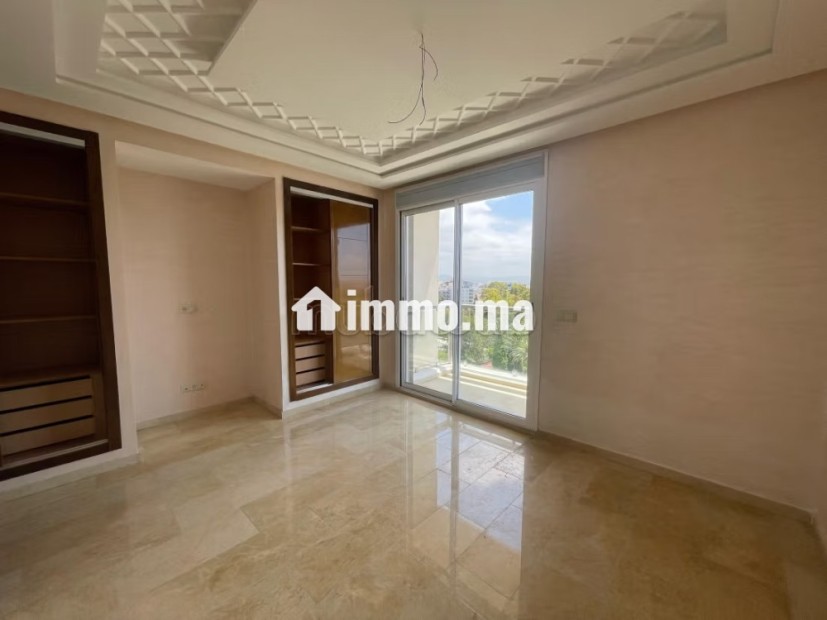 Vue dégagée exceptionnelle appart à Iberia 160m² - Location Immobilier - Tanger - photo 5