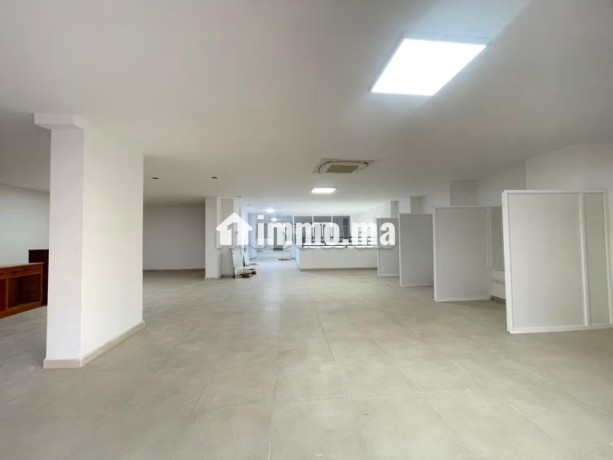 local-a-vendre-2-vitrines-proche-de-clinique-assalam-big-1