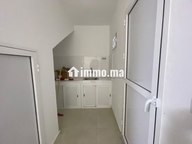 local-a-vendre-2-vitrines-proche-de-clinique-assalam-big-8