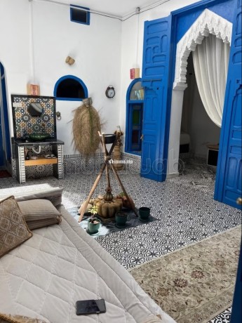 riad-pour-location-saisonniere-a-medina-4-chambres-porte-blindee-salon-marocain-big-1
