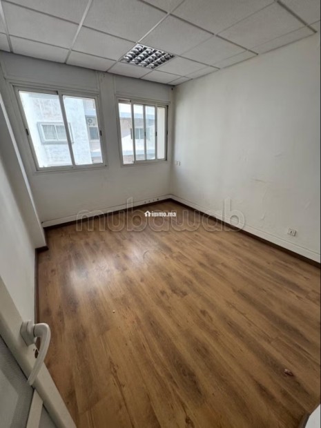 Location de bureaux à Maârif. Surface totale 120 m². Ascenseur - Location Immobilier - Casablanca - photo 7