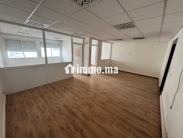 location-de-bureaux-a-maarif-surface-totale-120-m2-ascenseur-big-3