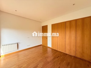 Somptueuse Villa 4 chambres en location vide ou meublée à Californie avec piscine et grand jardin, Casablanca - Villa à louer - Casablanca