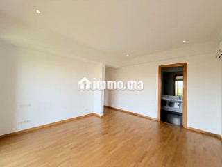 Somptueuse Villa 4 chambres en location vide ou meublée à Californie avec piscine et grand jardin, Casablanca - Villa à louer - Casablanca