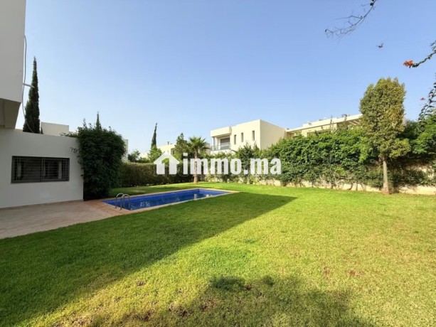 somptueuse-villa-4-chambres-en-location-vide-ou-meublee-a-californie-avec-piscine-et-grand-jardin-casablanca-big-1