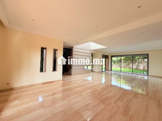 somptueuse-villa-4-chambres-en-location-vide-ou-meublee-a-californie-avec-piscine-et-grand-jardin-casablanca-big-2