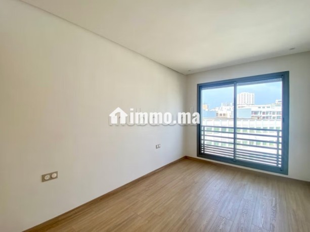 magnifique-studio-neuf-sans-vis-a-vis-en-location-vide-a-palmier-casablanca-big-3