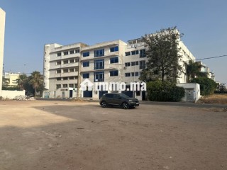 Terrain de 1100 avec double grand façade R3 - Appartement à vendre - Casablanca