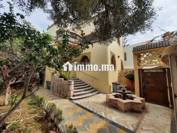 villa-4-facade-ensoleillee-3niveaux-big-3