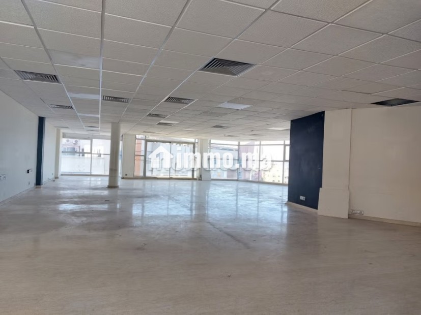 Plateau plein rond point Oulmes à louer - Location Immobilier - Casablanca - photo 1