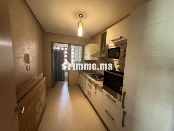 bel-appartement-en-location-a-agdal-superficie-115-m2-bien-meuble-big-11