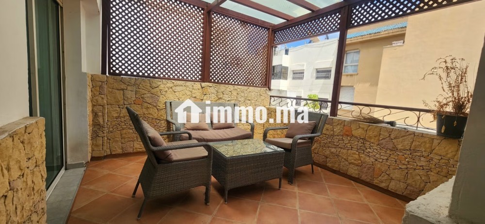 Appartement propre plein Racine avec terrasse - Location Immobilier - Casablanca - photo 1