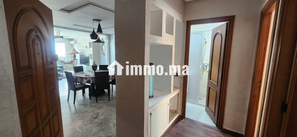 Appartement propre plein Racine avec terrasse - Location Immobilier - Casablanca - photo 4