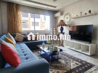 Appartement propre plein Racine avec terrasse - Appartement à louer - Casablanca
