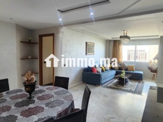 Appartement propre plein Racine avec terrasse - Appartement à louer - Casablanca