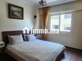 Appartement propre plein Racine avec terrasse - Appartement à louer - Casablanca