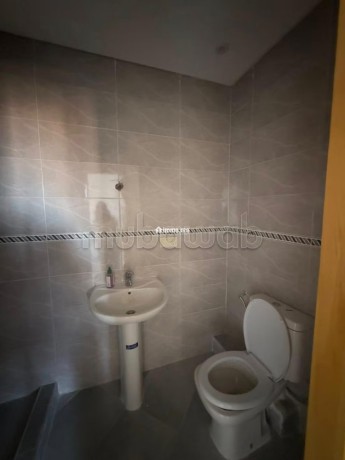 appartement-vide-en-location-2-ch-carre-eden-big-2