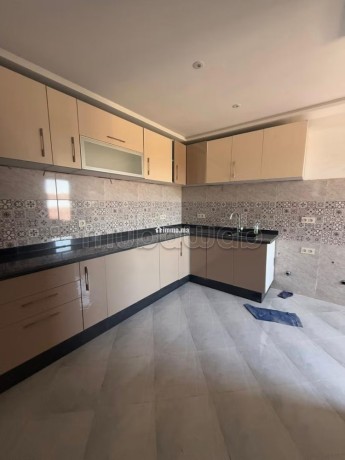 appartement-vide-en-location-2-ch-carre-eden-big-3