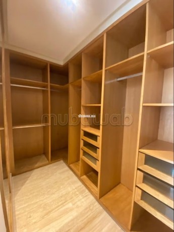 magnifique-appartement-3-ch-avec-terrasse-en-location-vide-au-meuble-a-ghautier-big-12