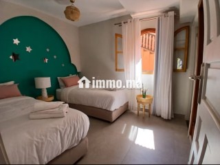 Location d'un appartement à Ennakhil Palmeraie.
Superficie 85 m².
Meublé - Appartement à louer