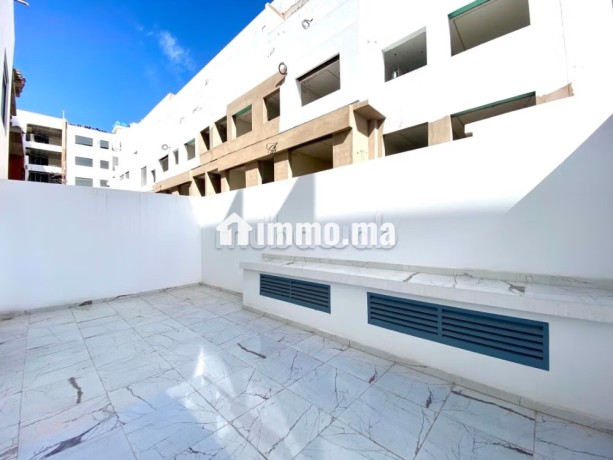 magnifique-bureau-en-location-a-1-min-de-cheik-khalifa-de-92-m-big-6