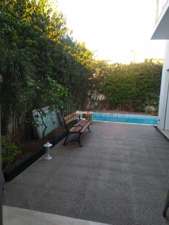 top-villa-avec-piscine-orientation-plein-sud-big-8