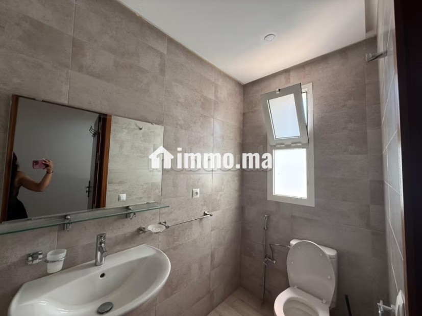 Très bel villa vide a loué à hay Riad - Location Immobilier - Rabat - photo 8
