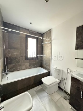 bel-appartement-en-location-vue-total-sur-mer-2-chambres-big-4