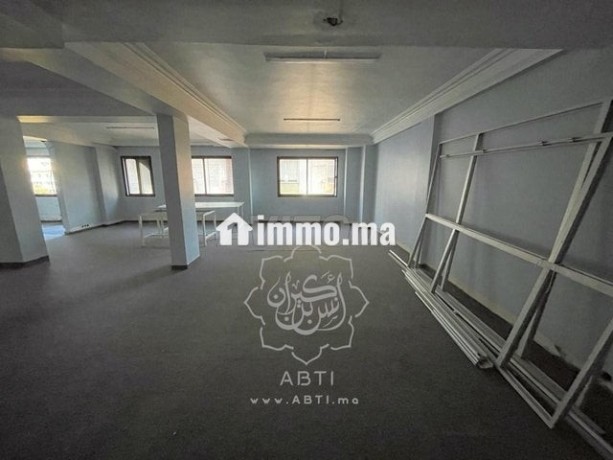 plateau-a-louer-98m2-place-marechal-centre-ville-big-2