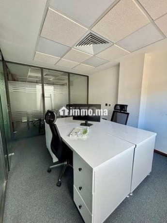 bureaux-prives-amenages-et-equipes-big-1