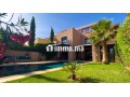 belle-villa-en-location-de-vacances-sur-un-golf-small-2