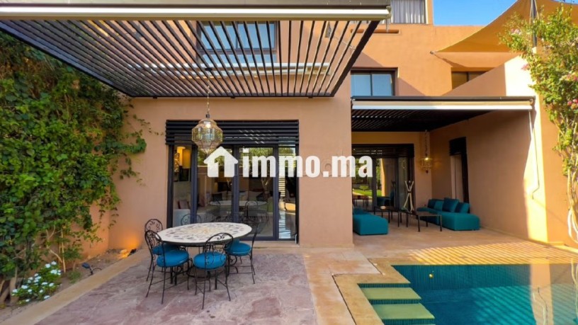 belle-villa-en-location-de-vacances-sur-un-golf-big-3
