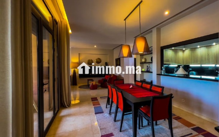 belle-villa-en-location-de-vacances-sur-un-golf-big-5