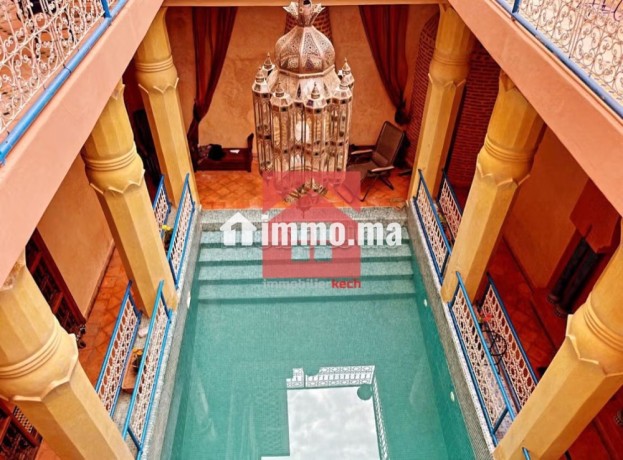beau-riad-avec-piscine-privee-big-0