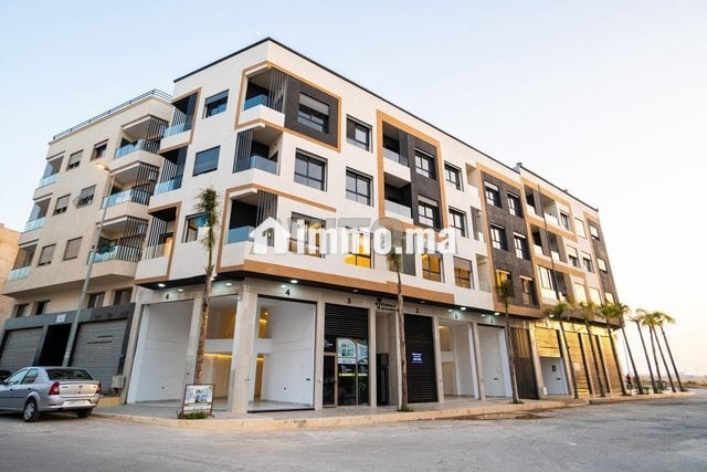 magasin-n7-de-83m2-a-vendre-a-sidi-maarouf-big-0