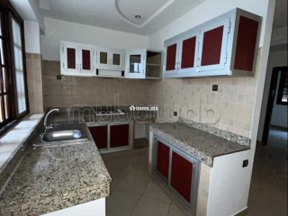 Appartement à louer à Dar Bouazza. Surface totale 130 m². Belle terrasse - Appartement à louer