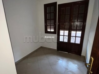 Appartement à louer à Dar Bouazza. Surface totale 130 m². Belle terrasse - Appartement à louer