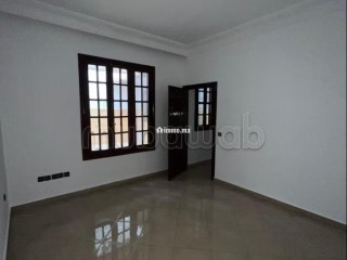 Appartement à louer à Dar Bouazza. Surface totale 130 m². Belle terrasse - Appartement à louer